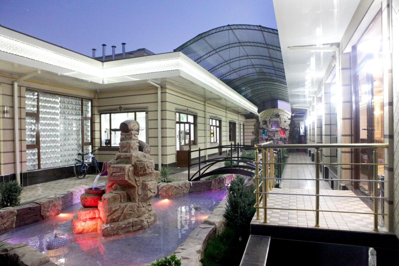 Hotel Naxshab Qarshi Exteriör bild