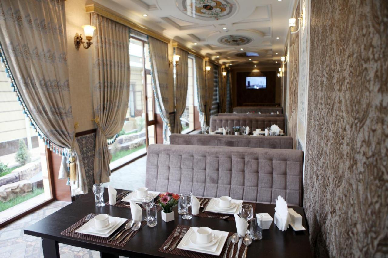 Hotel Naxshab Qarshi Exteriör bild
