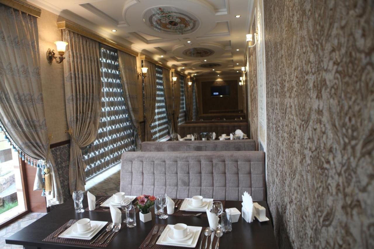 Hotel Naxshab Qarshi Exteriör bild