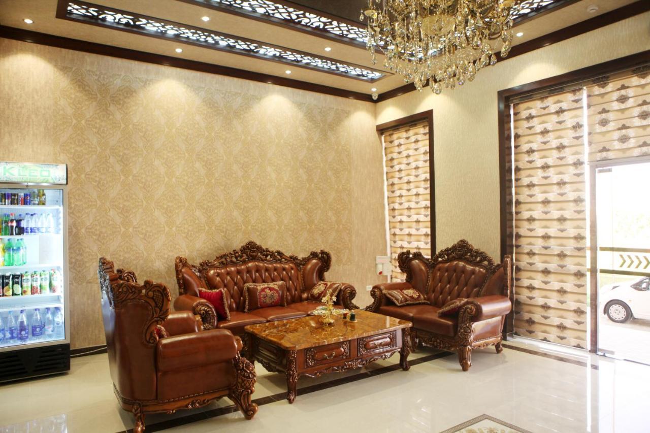 Hotel Naxshab Qarshi Exteriör bild