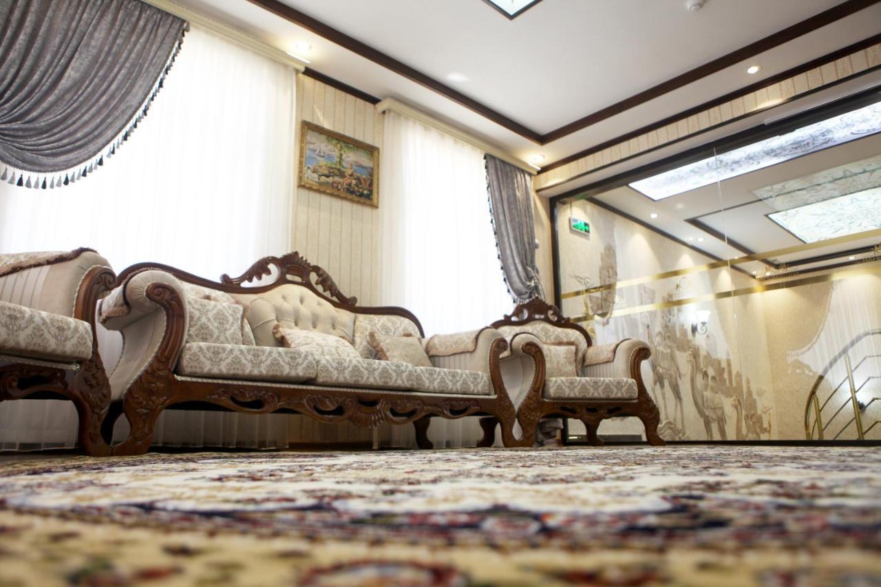 Hotel Naxshab Qarshi Exteriör bild