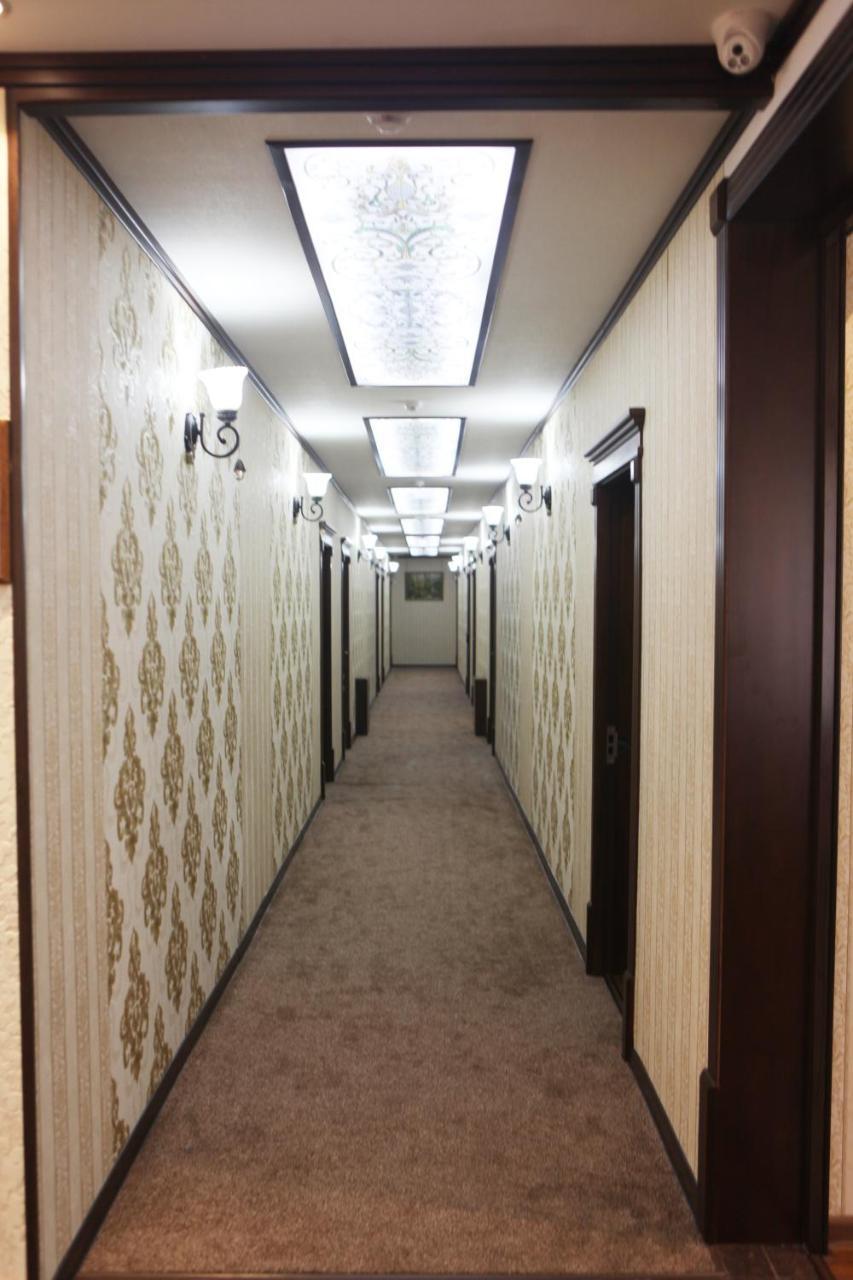 Hotel Naxshab Qarshi Exteriör bild