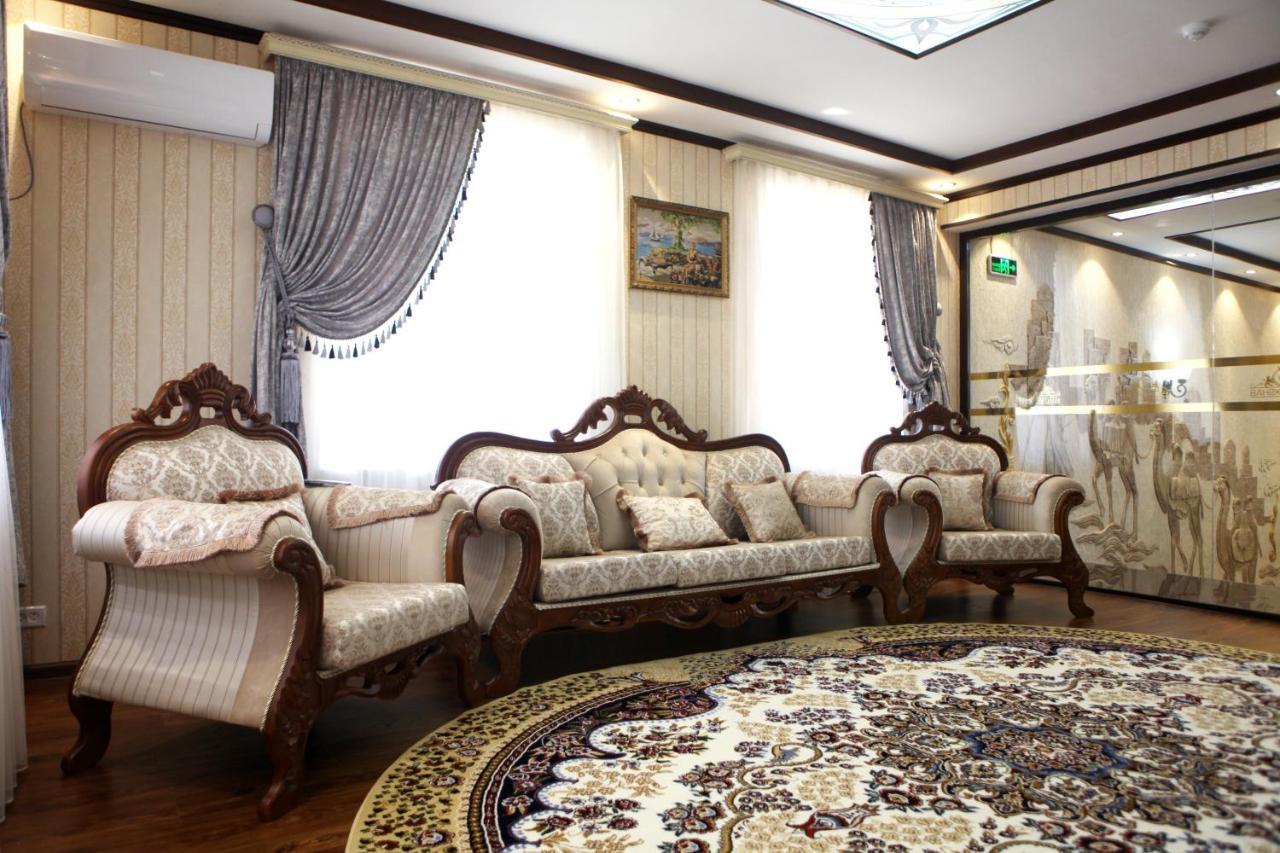 Hotel Naxshab Qarshi Exteriör bild