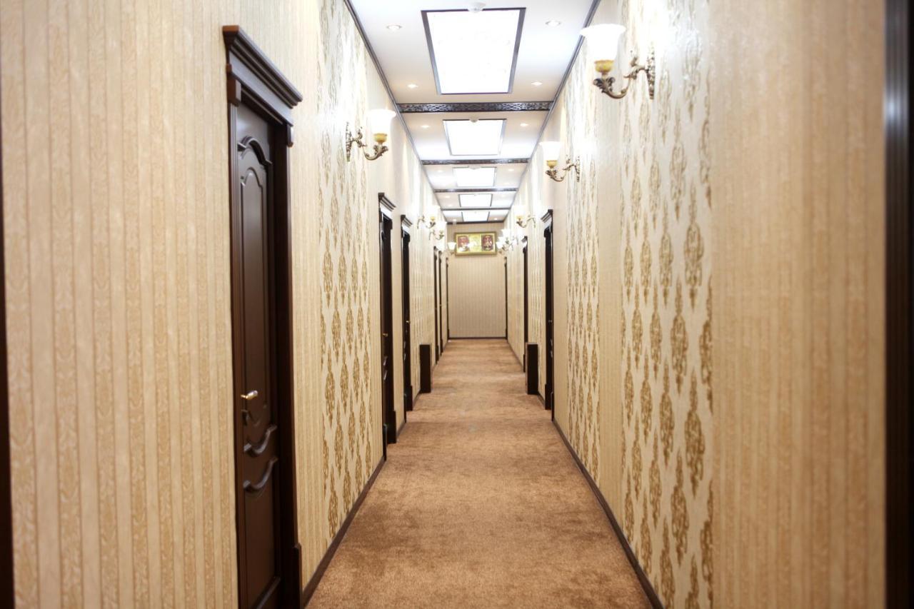 Hotel Naxshab Qarshi Exteriör bild