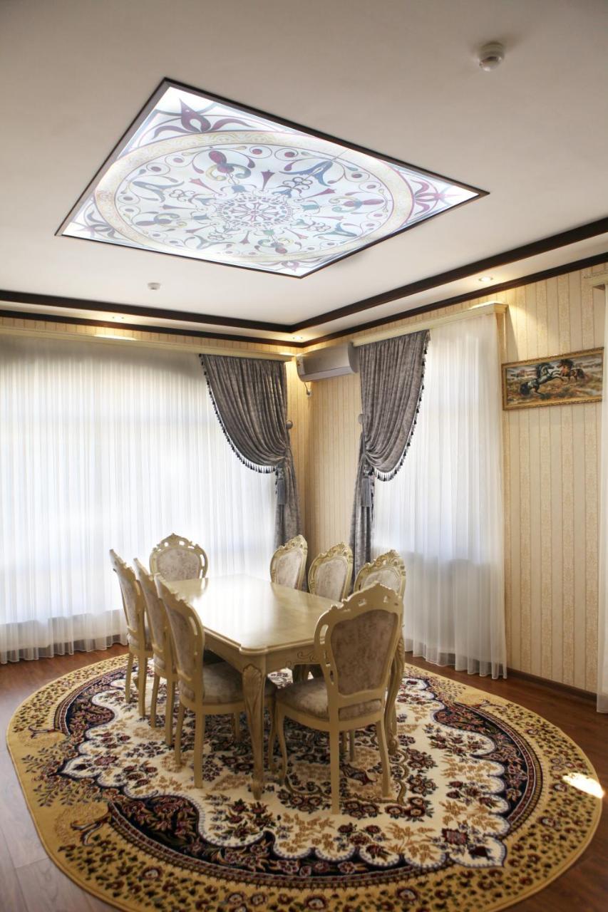 Hotel Naxshab Qarshi Exteriör bild